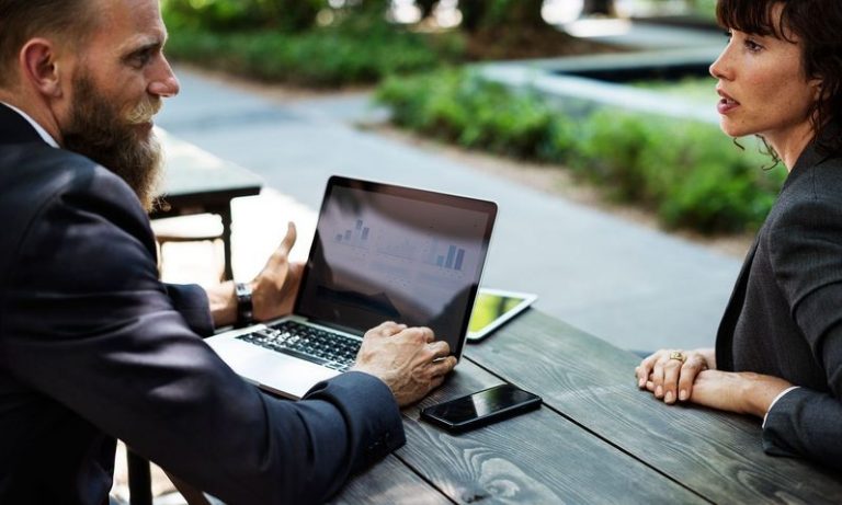 6 dicas para contratar bons vendedores