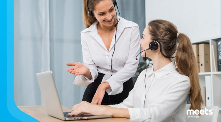 Como a Integração de CRM com ferramentas de atendimento ao cliente melhora a resolução de problemas